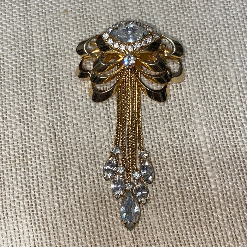 Vintage Kramer Gold and Rhinestone Women's Brooch